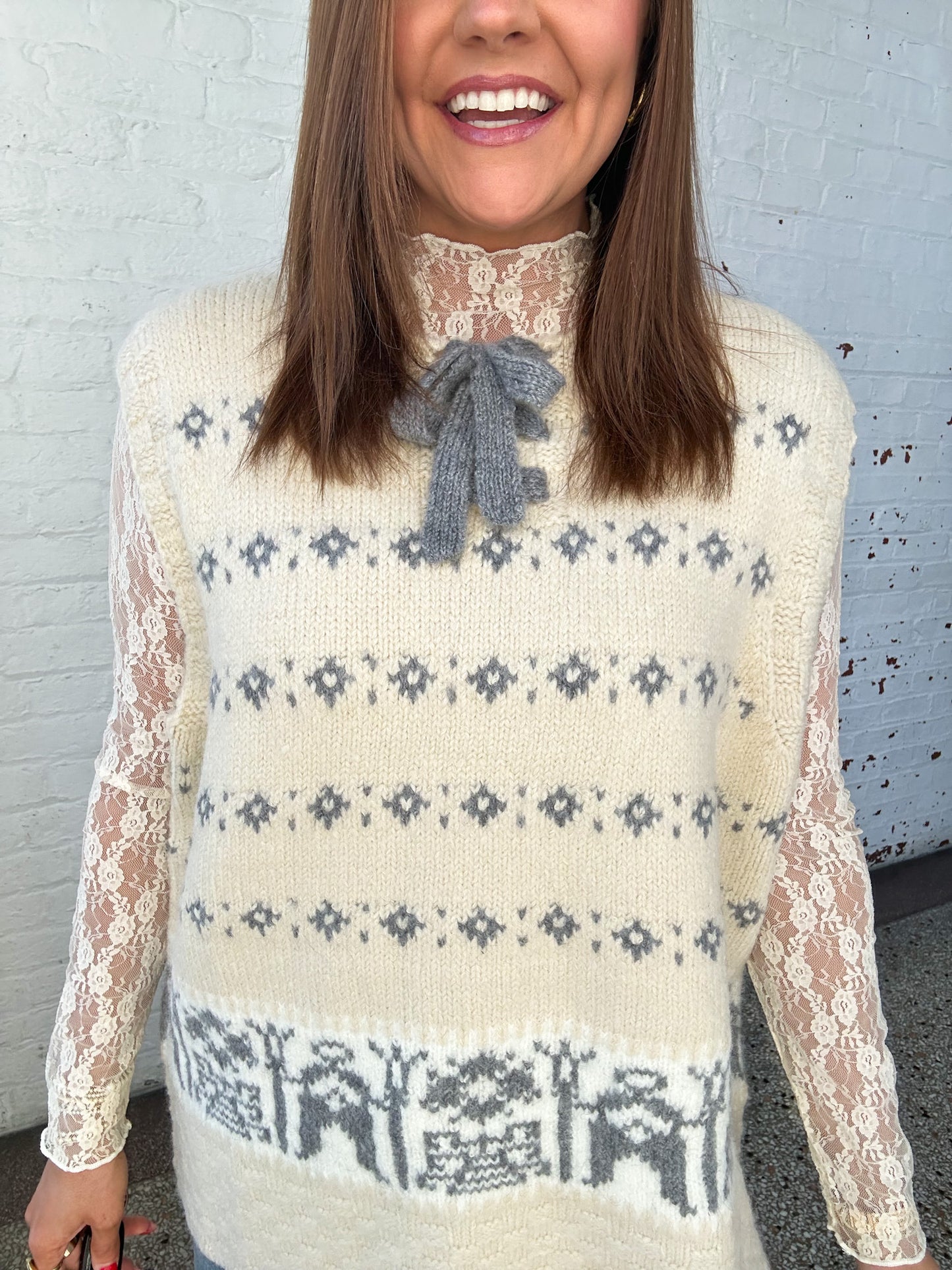 WONDERLAND SWEATER VEST