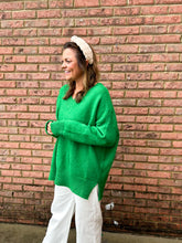 Load image into Gallery viewer, WINNIE OVERSIZED V-NECK SWEATER - KELLY GREEN

