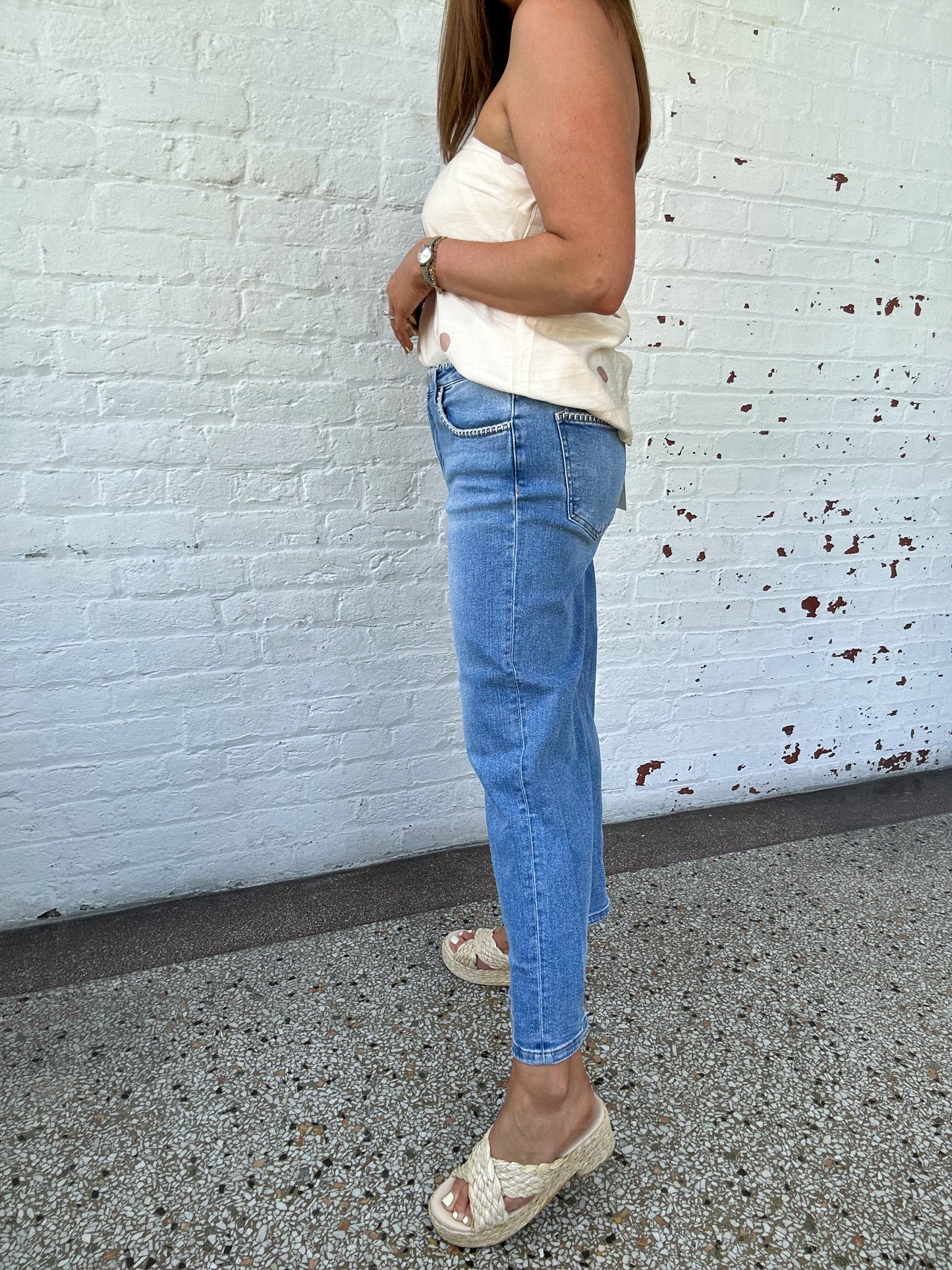 EMBROIDERED DENIM JEANS - MEDIUM WASH