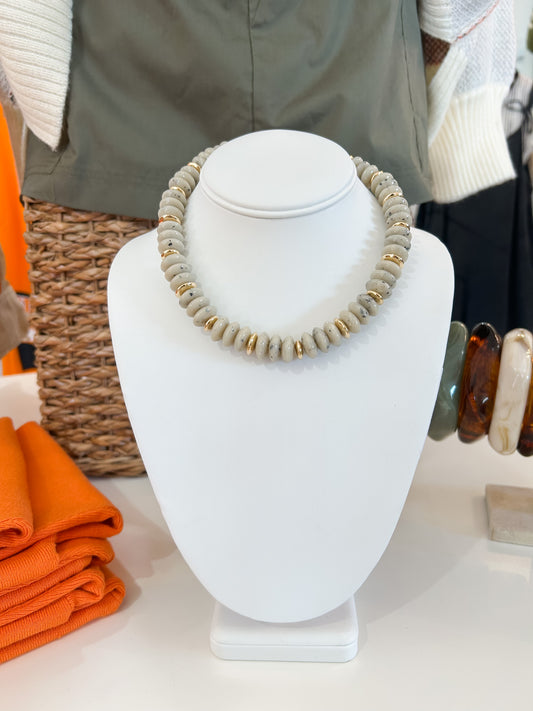 BEADED NECKLACE - NEUTRAL