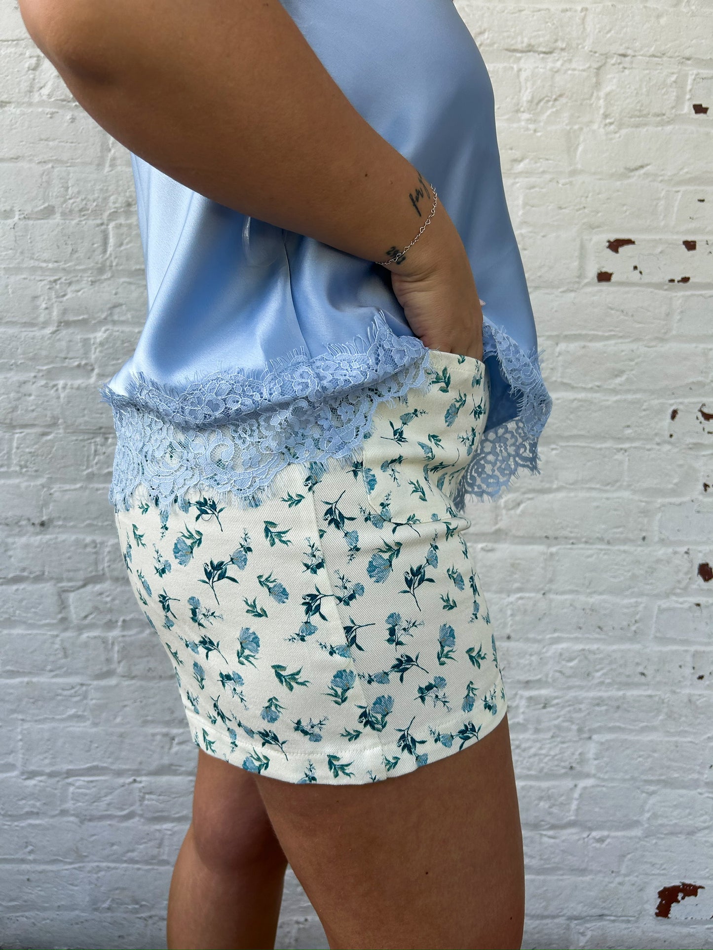 GARDEN VIEW SHORTS