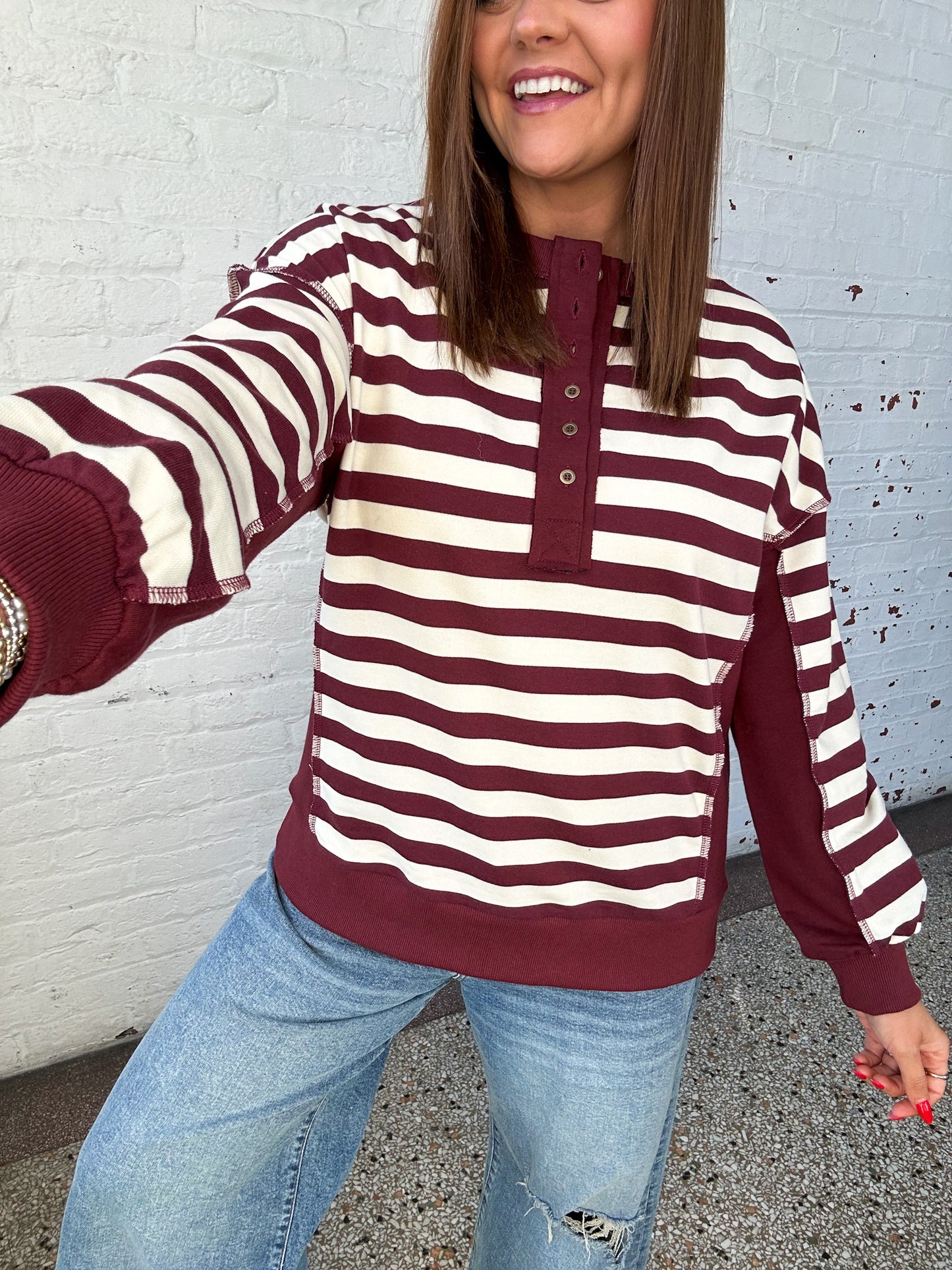 WINE DOWN STRIPE PULLOVER TOP