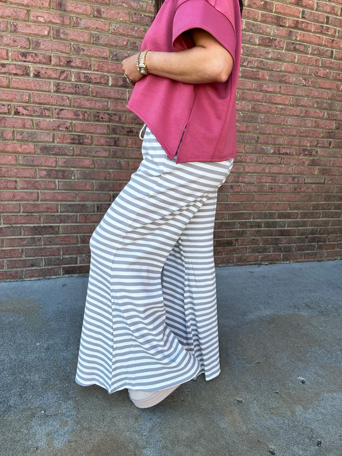 STRIPED LOUNGIN' FLARE PANTS