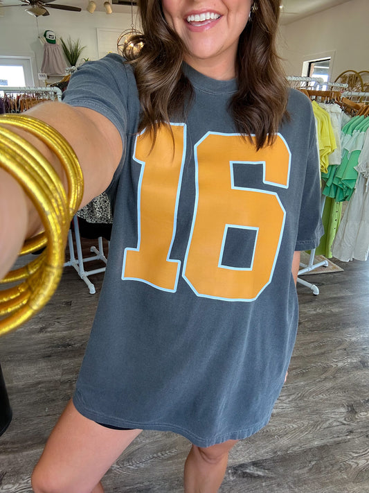 16 SMOKEY GREY GRAPHIC TEE