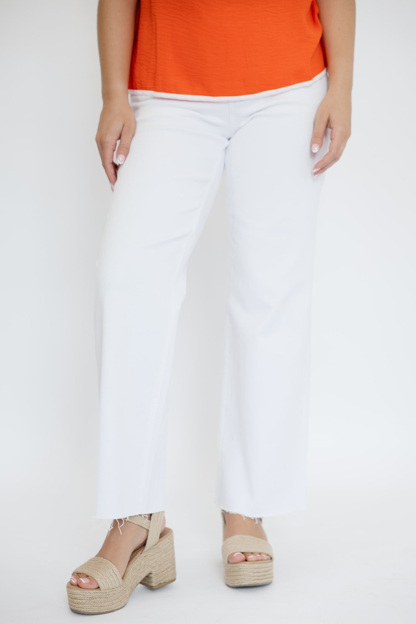 MID RISE STRAIGHT LEG JEANS - WHITE