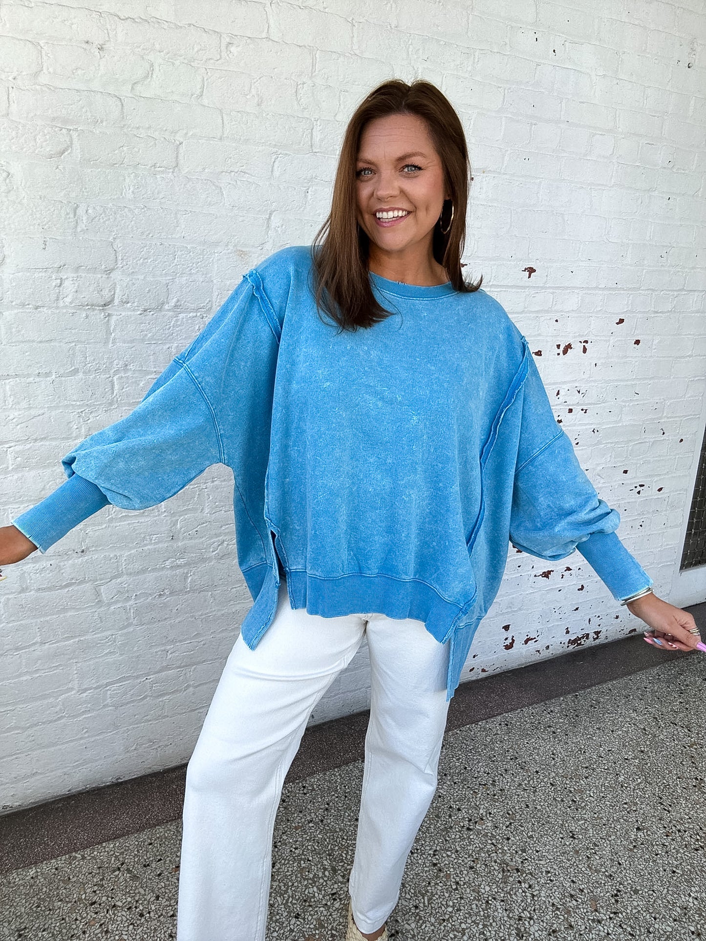 ACID WASHED OVERSIZED SWEATSHIRT - SKY