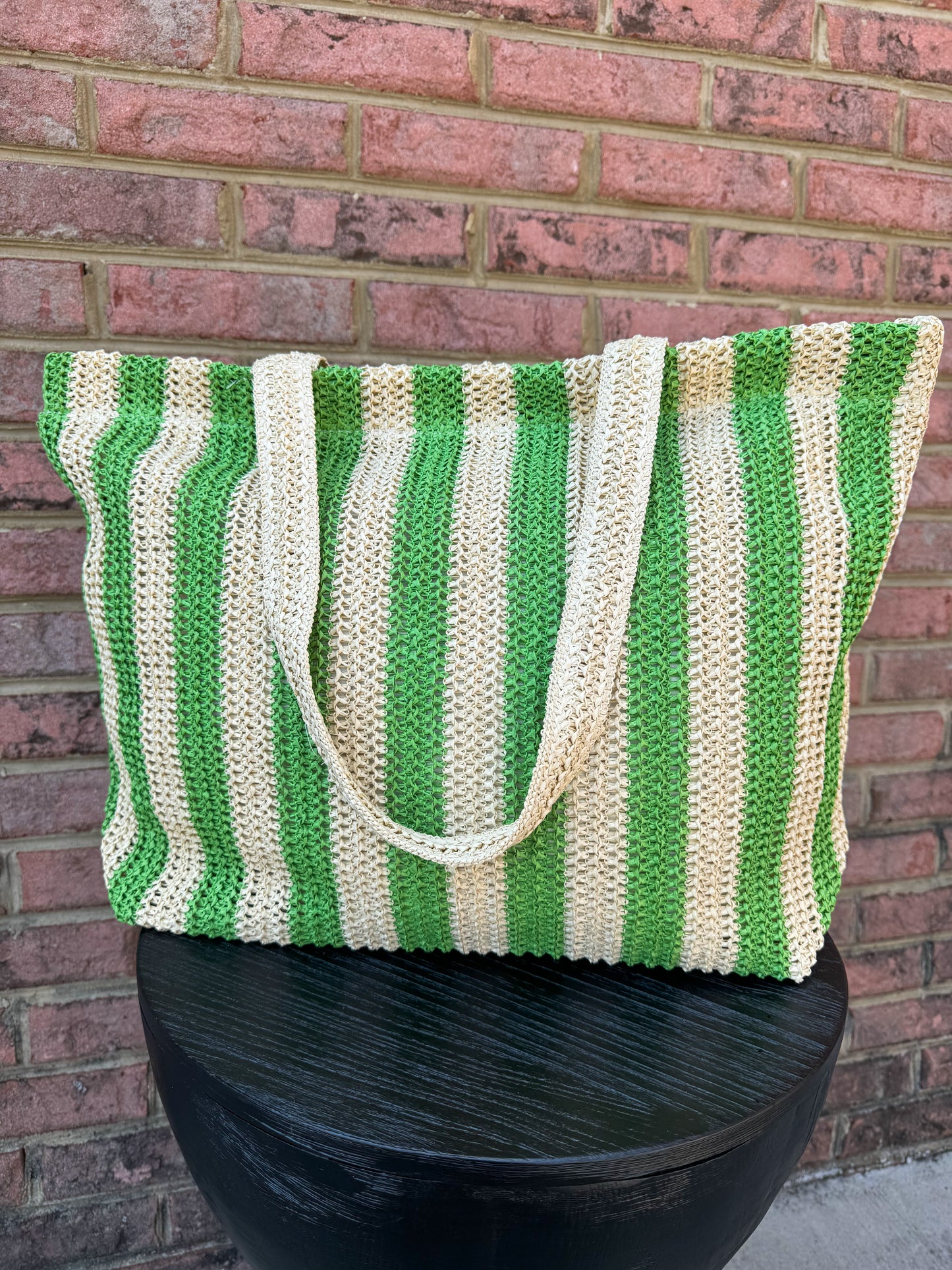 GREEN STRAW HANDBAG