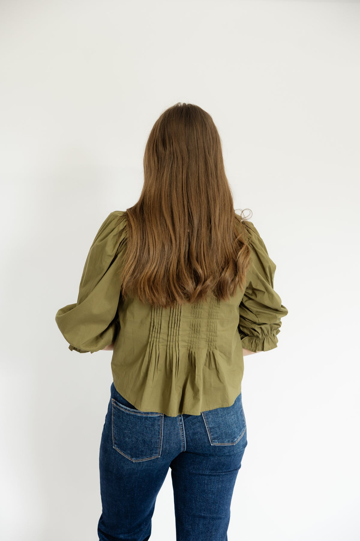 IN THE DETAILS TOP - OLIVE