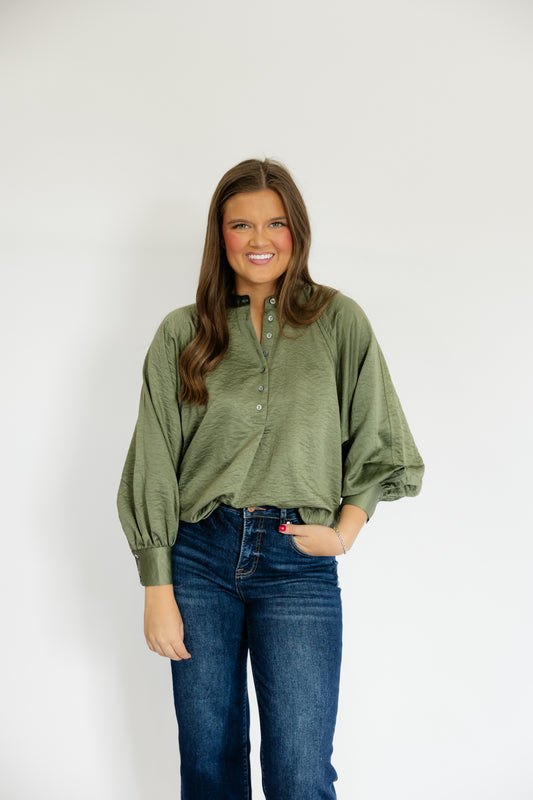 SATIN SAGE TOP