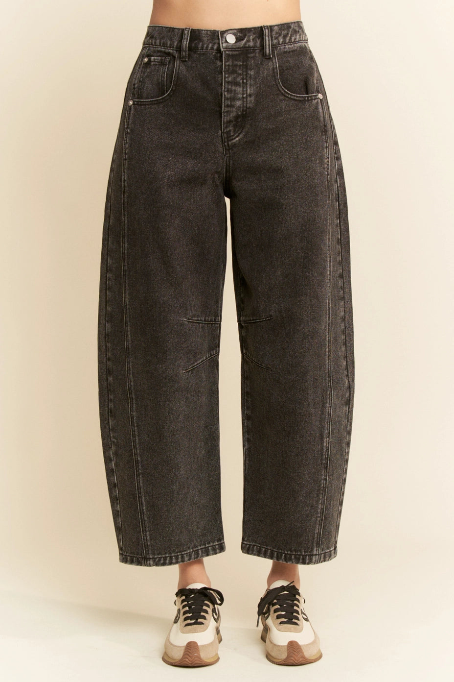 BLACK DENIM BARREL JEANS
