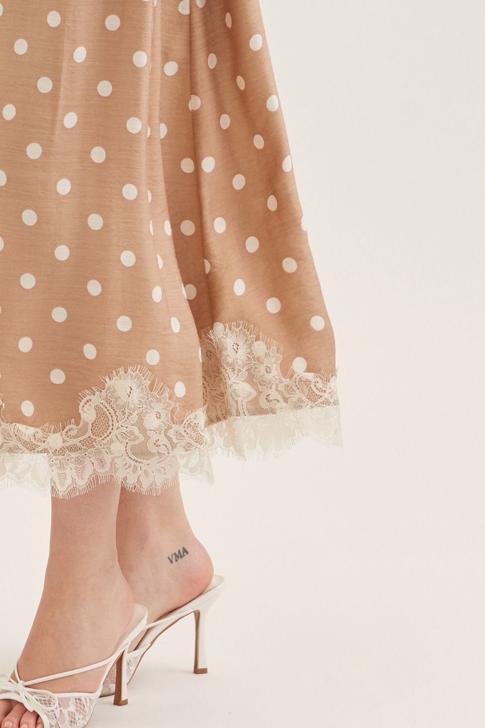 PRETTY LADY MAXI DRESS - LATTE