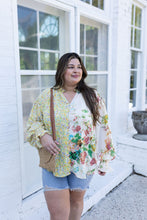 Load image into Gallery viewer, FLOWER CHIC TOP, CURVY
