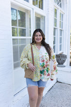 Load image into Gallery viewer, FLOWER CHIC TOP, CURVY

