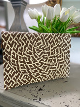 Load image into Gallery viewer, BEACH DAYS STRAW PURSE
