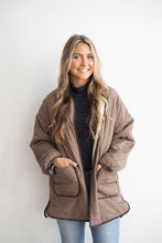 Load image into Gallery viewer, QUILTED SHERPA REVERSIBLE JACKET
