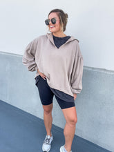 Load image into Gallery viewer, BASIC OVERSIZED HOODIE-MOCHA
