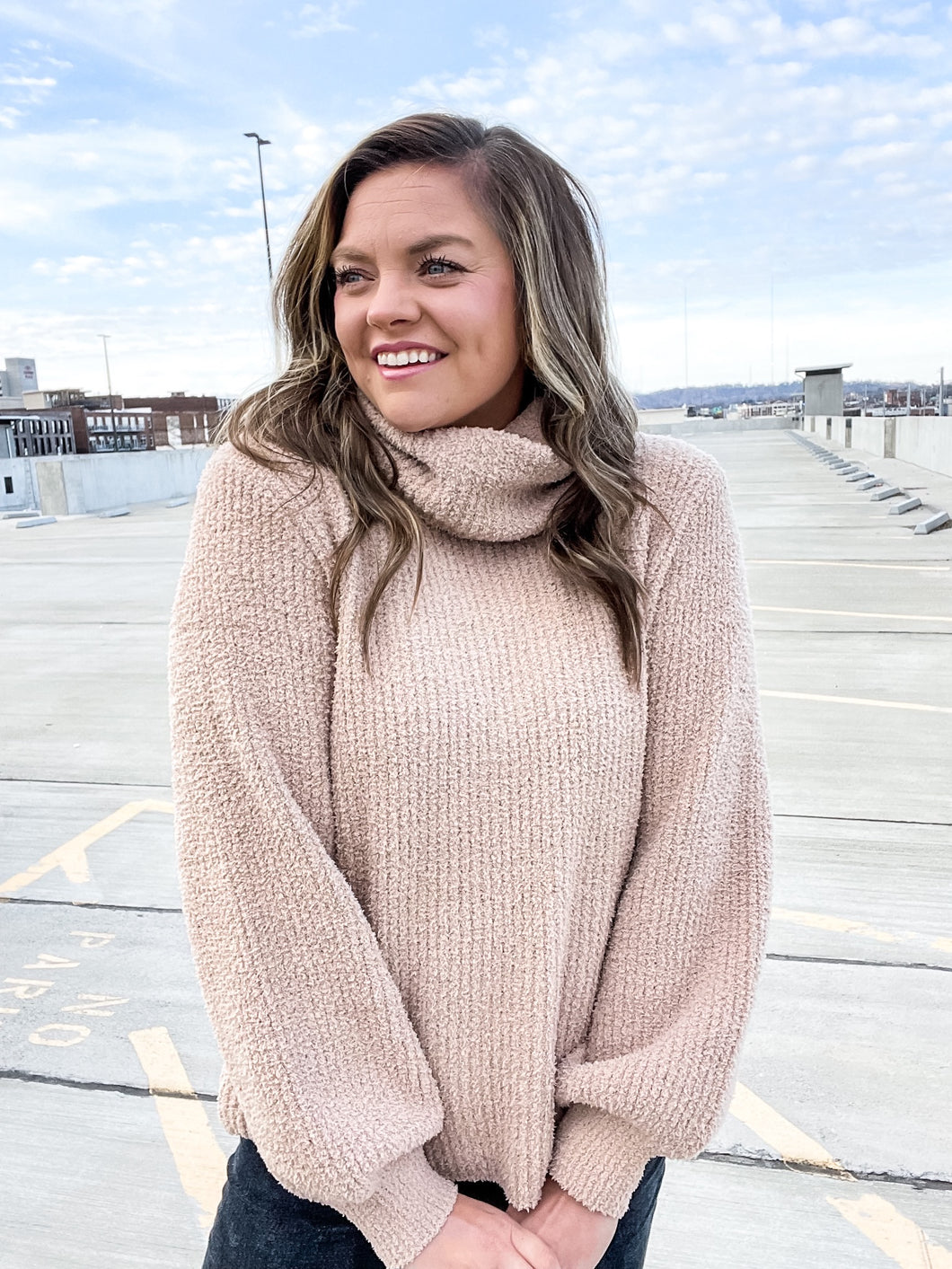 BE CALM SWEATER (TAUPE)