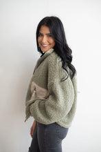 Load image into Gallery viewer, MOON LIGHT SHERPA JACKET
