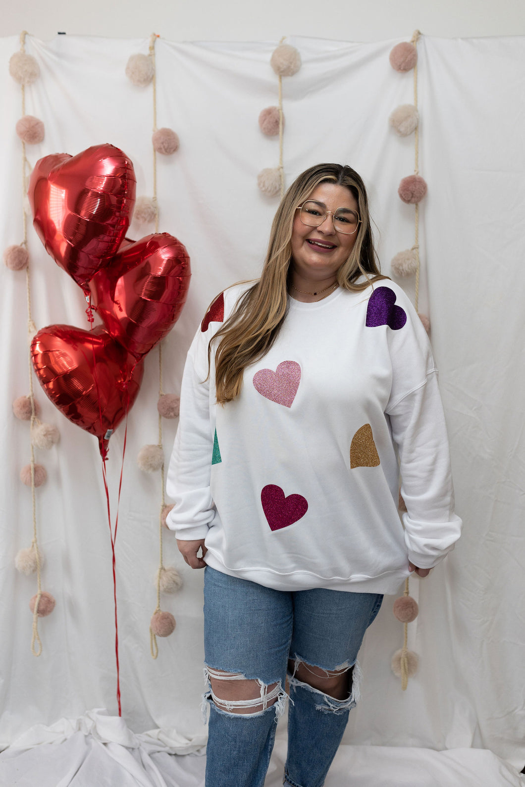 QUEEN OF HEARTS SWEATSHIRT +CURVY